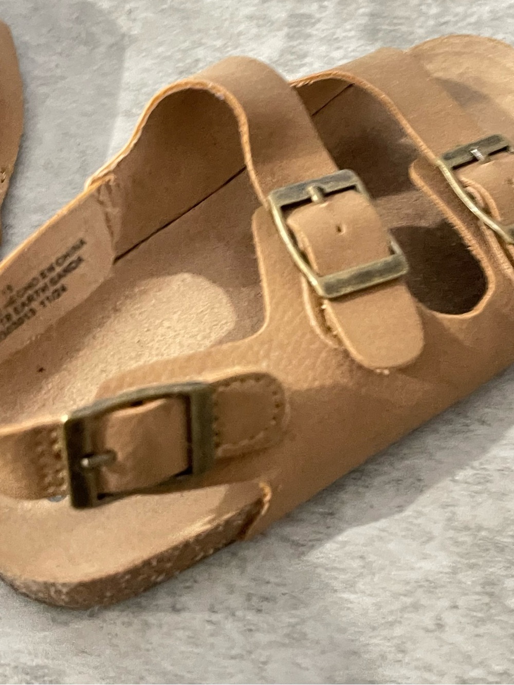 Old Navy Toddler Tan Triple-Buckle Sandals Size 8 - Picture 11 of 16
